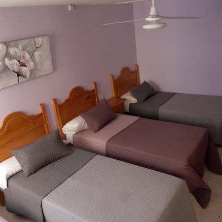 מארבלה Hostal Gonzalez מראה חיצוני תמונה