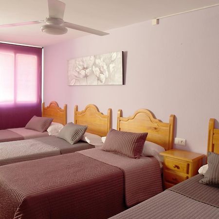 מארבלה Hostal Gonzalez מראה חיצוני תמונה