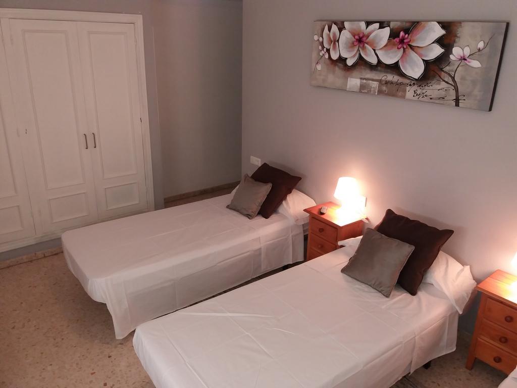 מארבלה Hostal Gonzalez מראה חיצוני תמונה