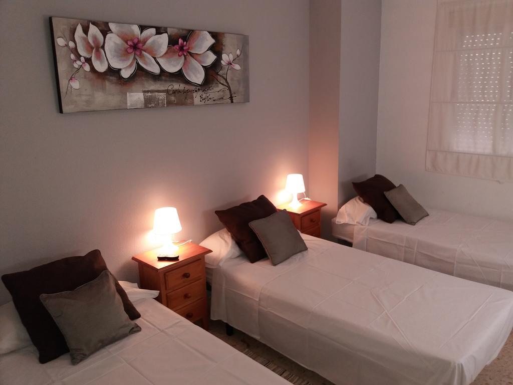 מארבלה Hostal Gonzalez מראה חיצוני תמונה