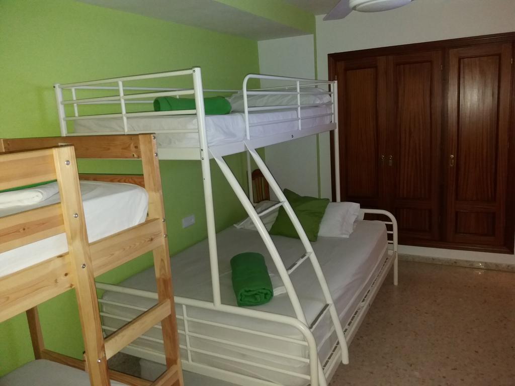 מארבלה Hostal Gonzalez מראה חיצוני תמונה