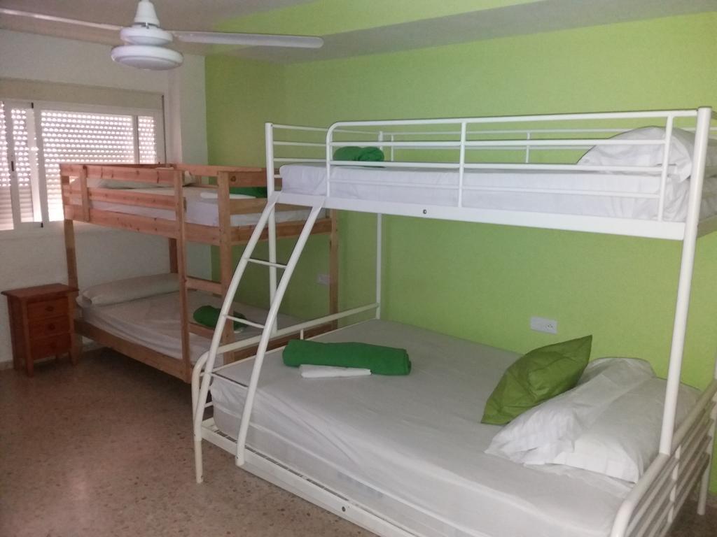 מארבלה Hostal Gonzalez מראה חיצוני תמונה
