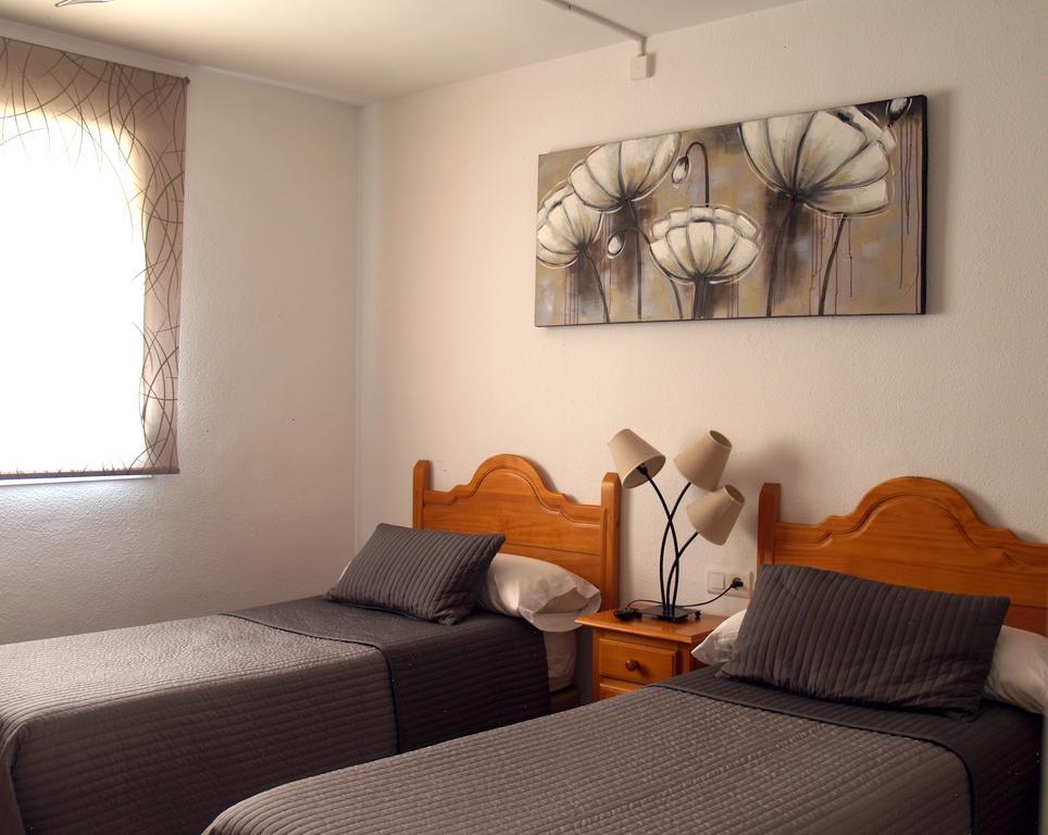 מארבלה Hostal Gonzalez מראה חיצוני תמונה