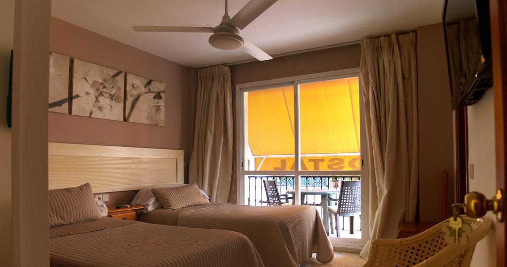 מארבלה Hostal Gonzalez מראה חיצוני תמונה