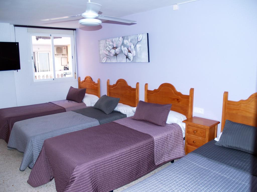 מארבלה Hostal Gonzalez מראה חיצוני תמונה