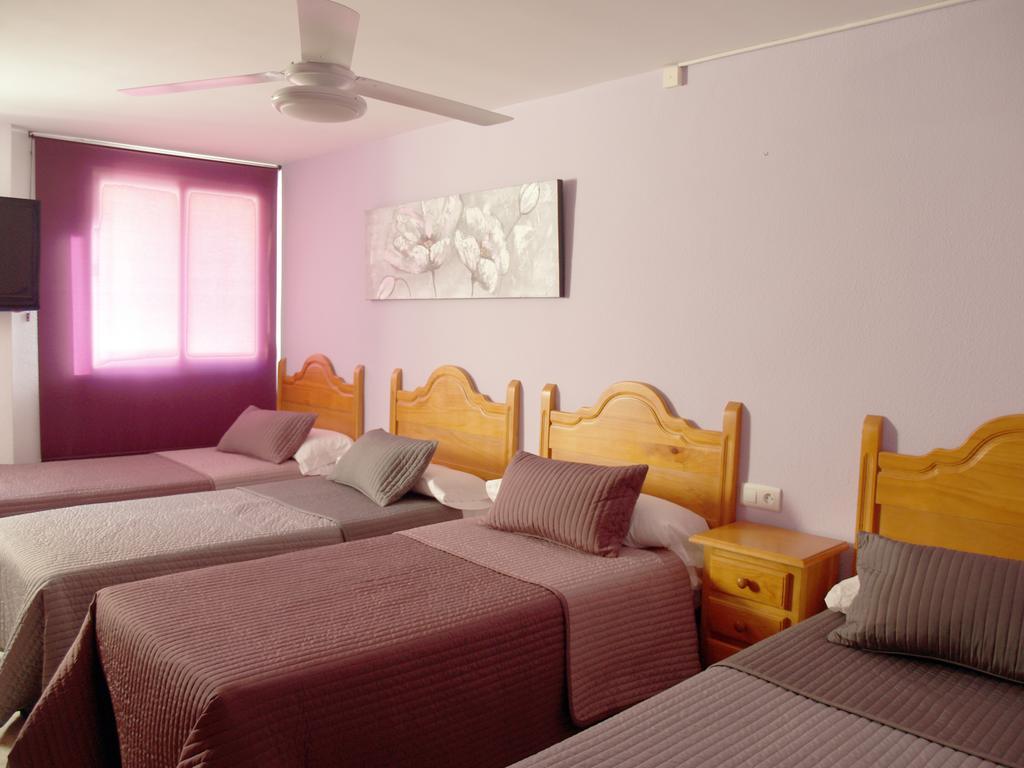 מארבלה Hostal Gonzalez מראה חיצוני תמונה