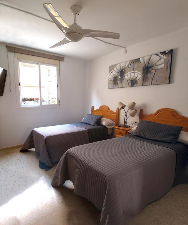 מארבלה Hostal Gonzalez מראה חיצוני תמונה